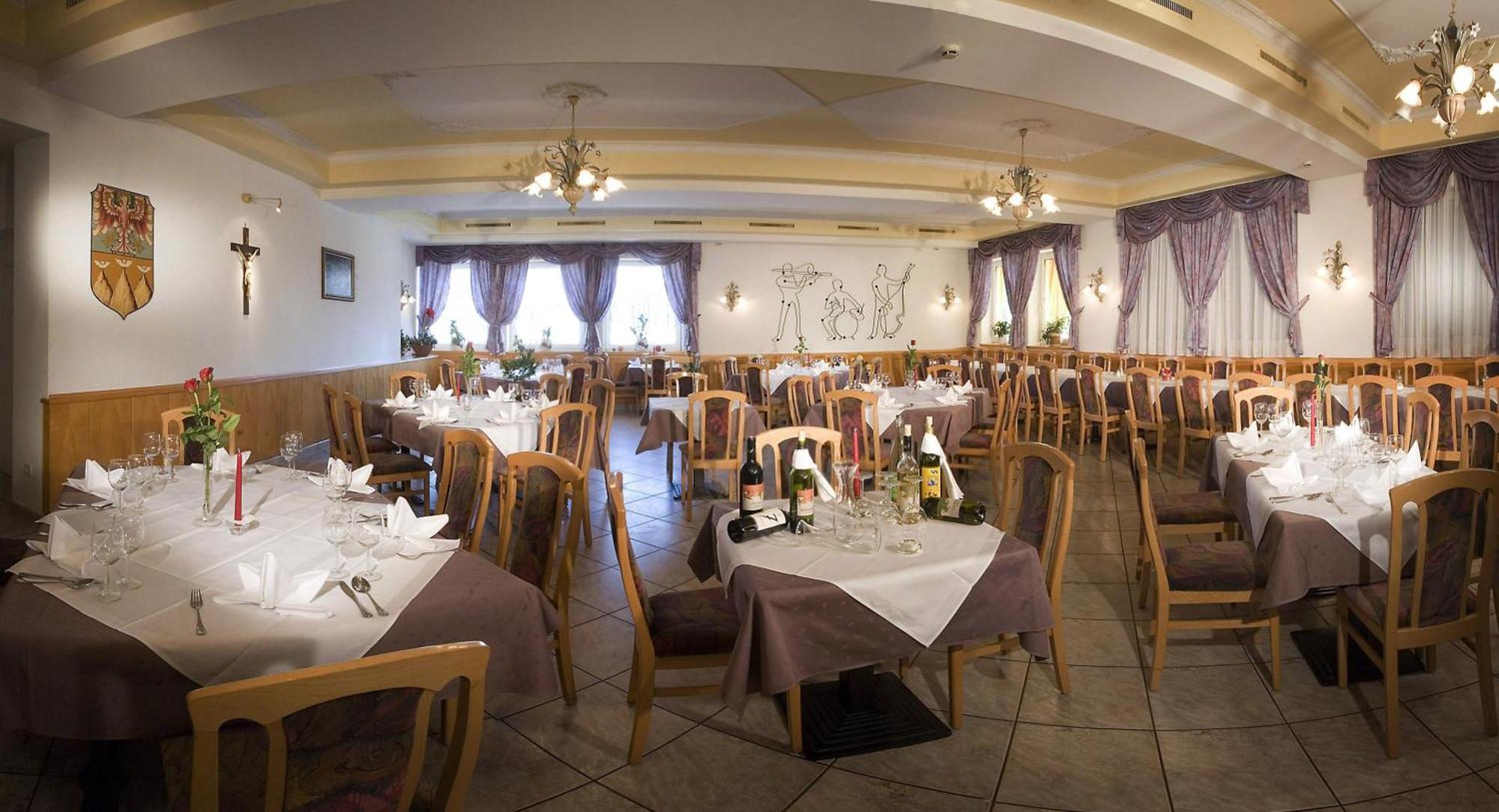 Hotel Vomperhof Екстериор снимка